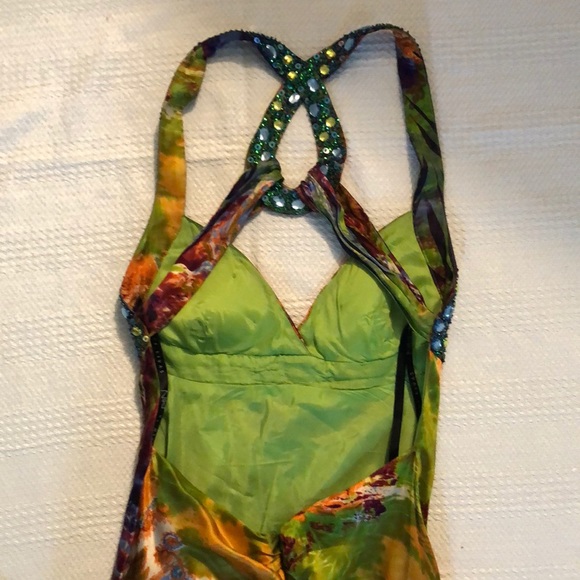 Niki Livas Prom dress - Picture 6 of 9